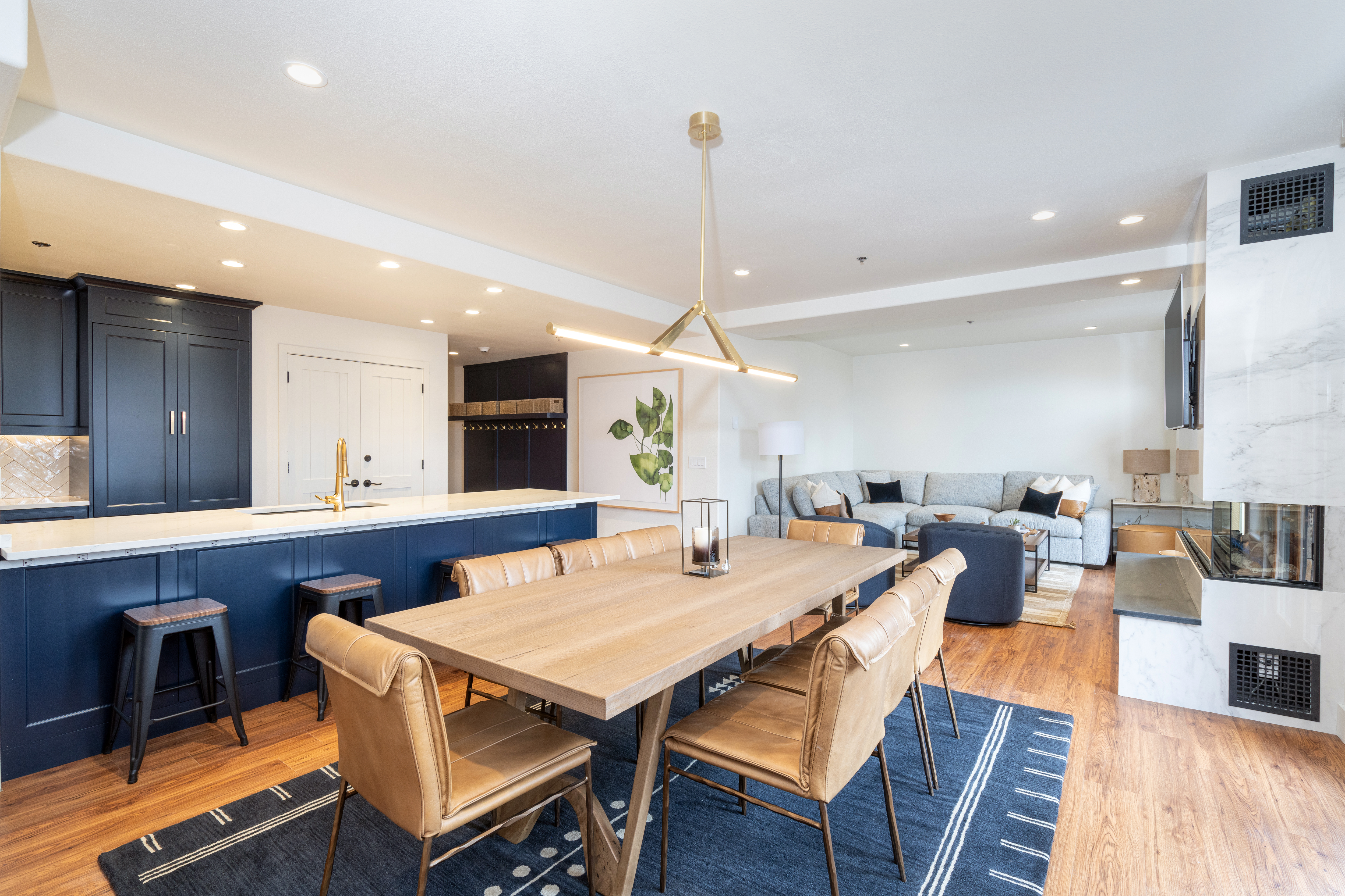 Resorts https://telluridelodging.icnd-cdn.com/images/resorts/DSC09240.jpg